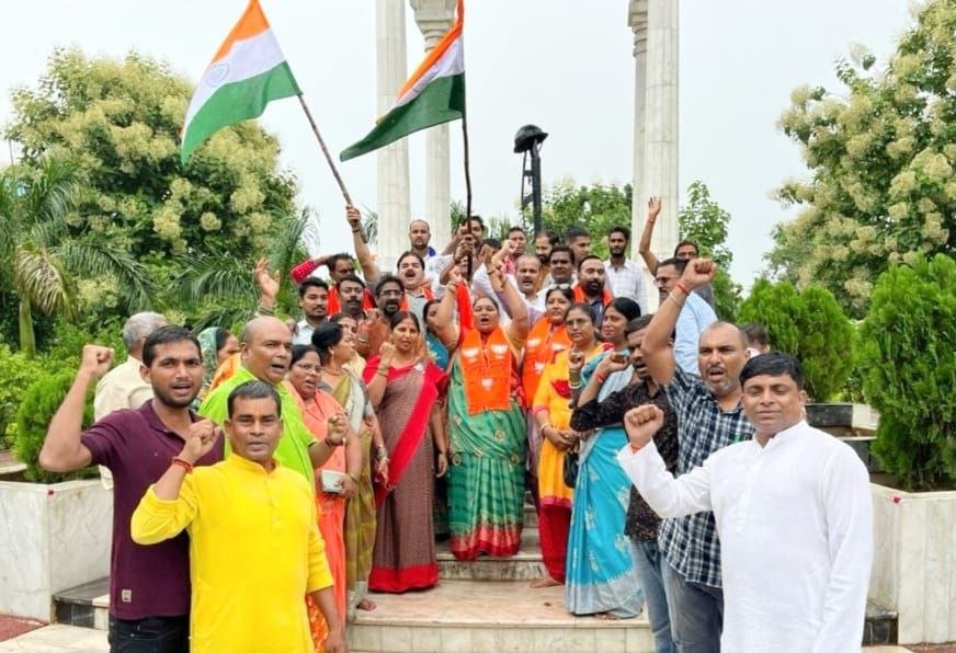 कारगिल विजय दिवस पर भाजपा ने वीर शहीदों को दी श्रद्धांजलि, देशभक्ति नारों से गूंज उठा कारगिल पार्क
