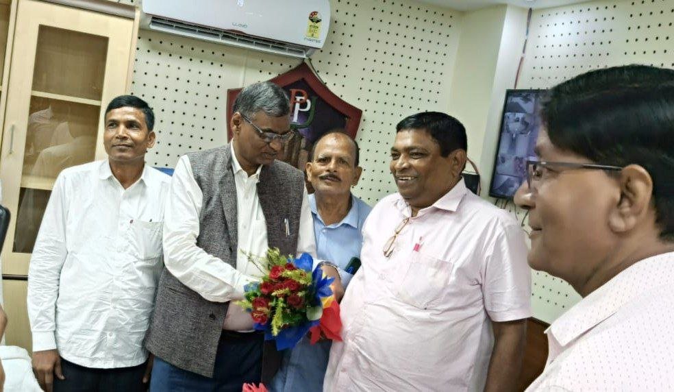 Dr. Shashi Bhushan Kumar congratulated Dr. Upendra Prasad Singh on his appointment as Vice Chancellor, there was an atmosphere of joy in the district