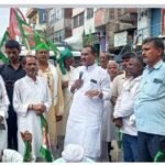 Mahagathbandhan's protest in Islampur against voter list revision, road blocked under the leadership of MLA Rakesh Roshan