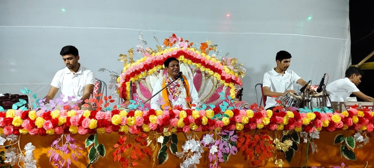 Grand festival in Pavapuri on Guru Purnima, devotees took the message of devotion and social awareness