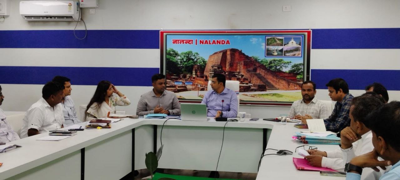 Review meeting of Chief Minister's Pragati Yatra announcements concluded, DM gave instructions to complete the work in a time bound manner