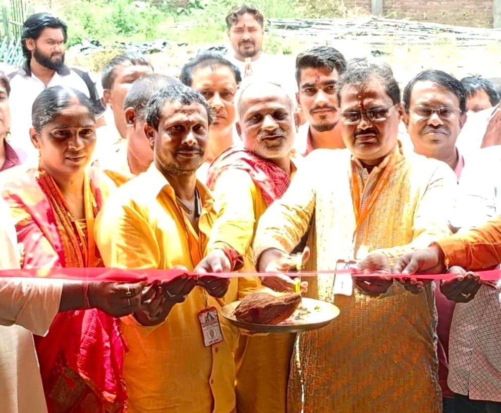 Nalanda Seva Camp became a unique example of service to Kanwarias in Katoria, this great sacrifice of devotion and dedication is going on since 2010