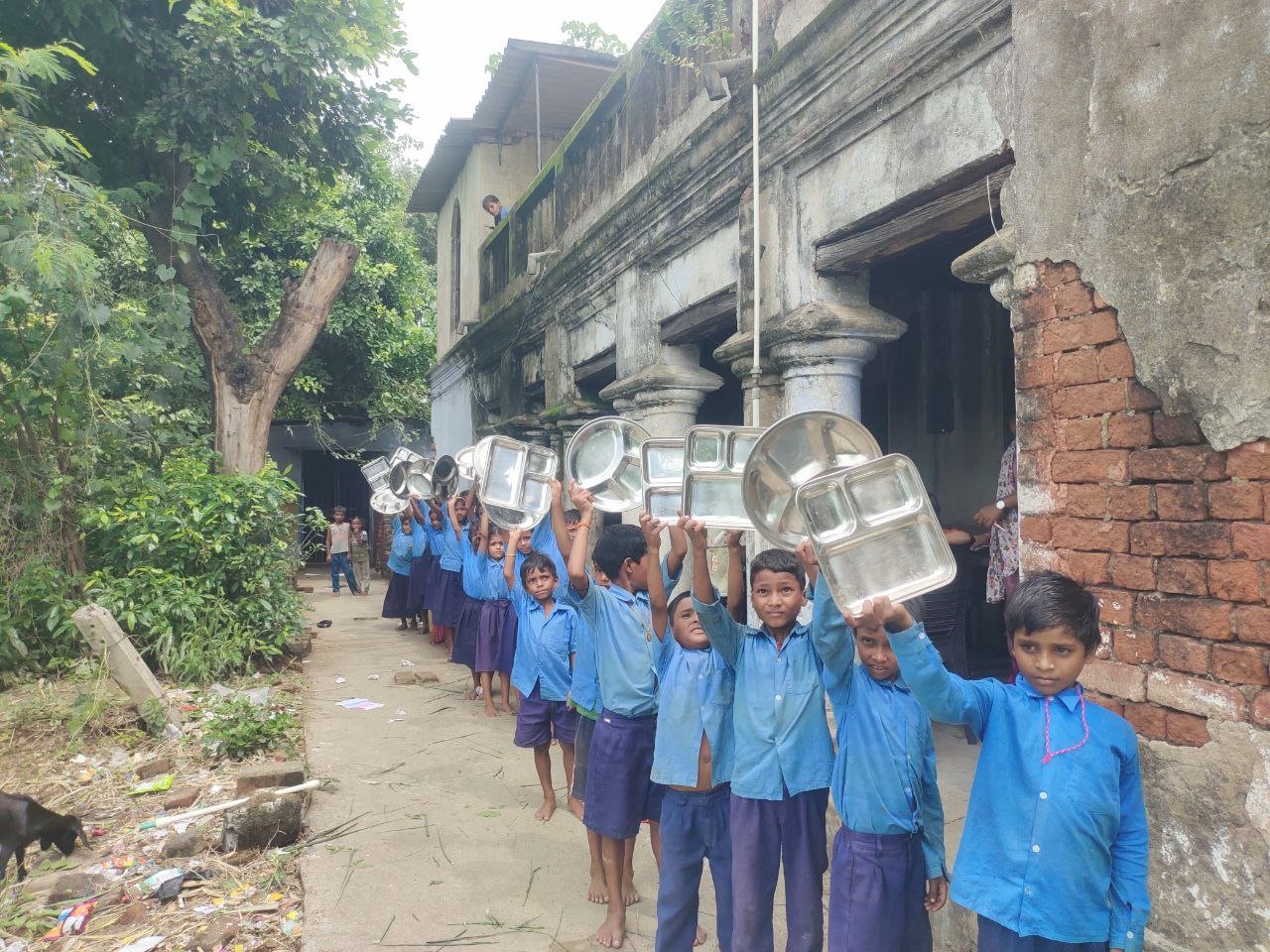 Mid day meal not prepared in NPS Dharampur, children returned home hungry
