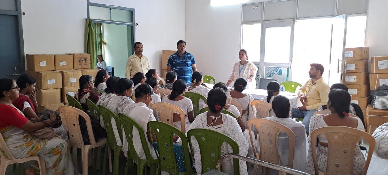 MPR training to ANM and ASHA facilitators in Harnaut, detailed discussion on vaccination plan
