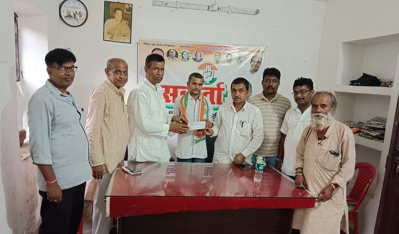 Nalini Ranjan Singh joined hands with Congress, vowed to strengthen the organization in the district