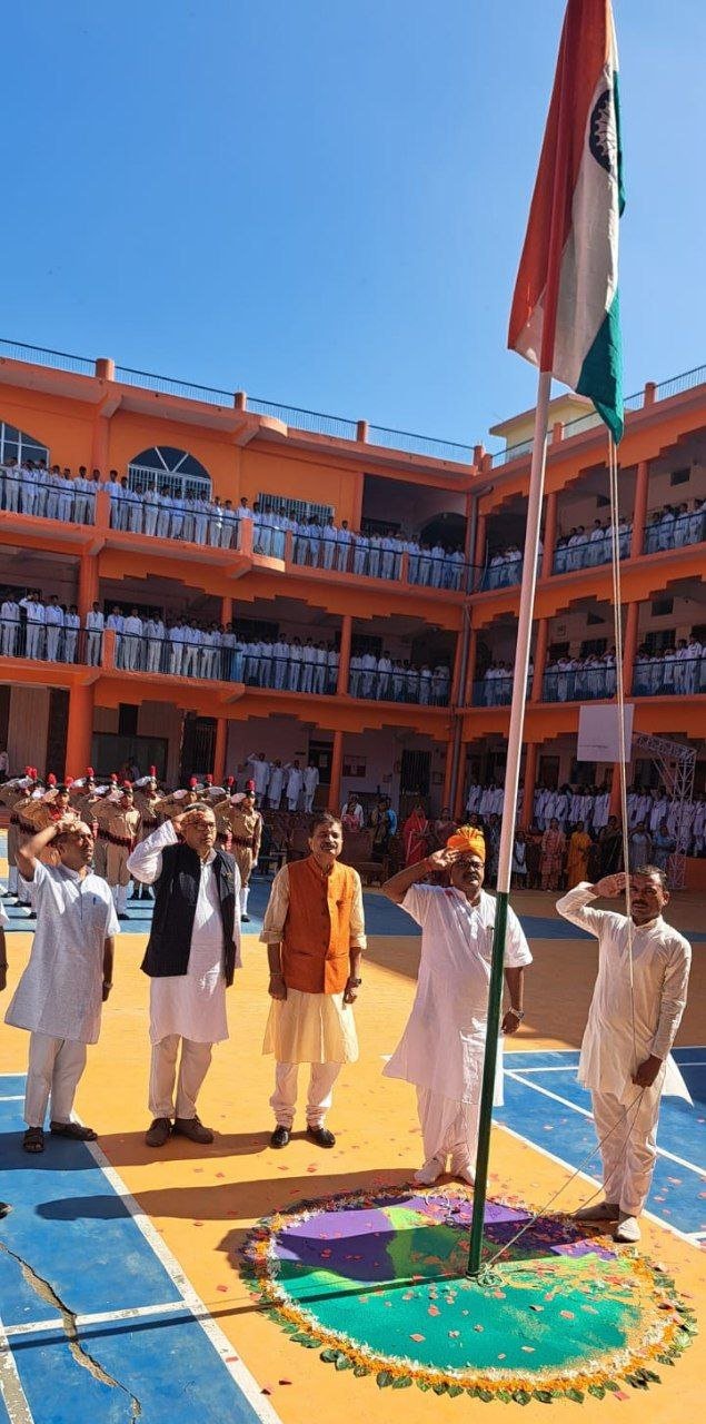 The 79th Independence Day was celebrated with patriotism at Saraswati Vidya Mandir in Hasanpur