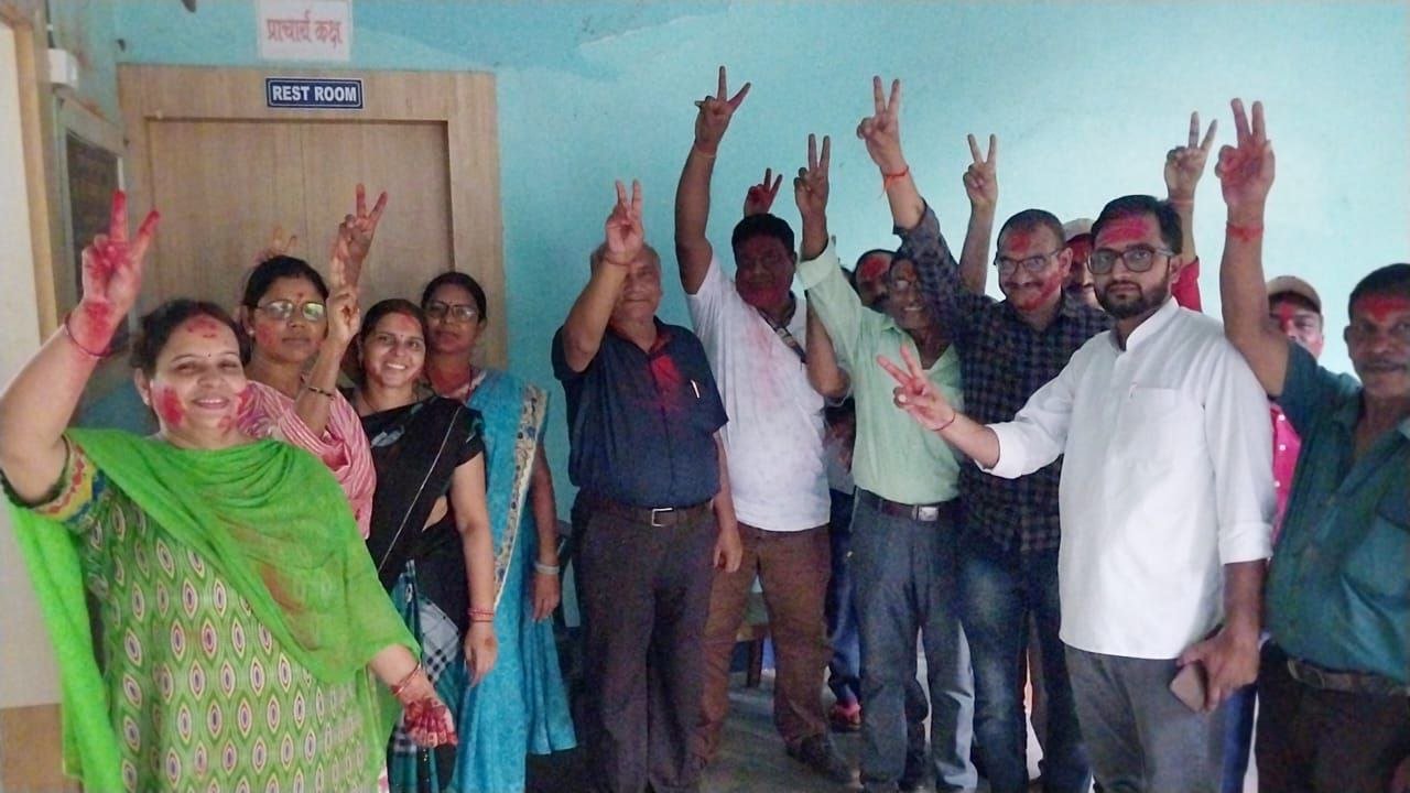Appeal rejected in Supreme Court, demand for payment of salary and pension to unfunded education workers