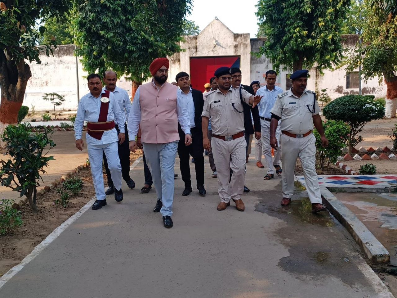Principal District and Sessions Judge conducts surprise inspection of Nalanda Divisional Jail, gives strict instructions on facilities and cleanliness of prisoners