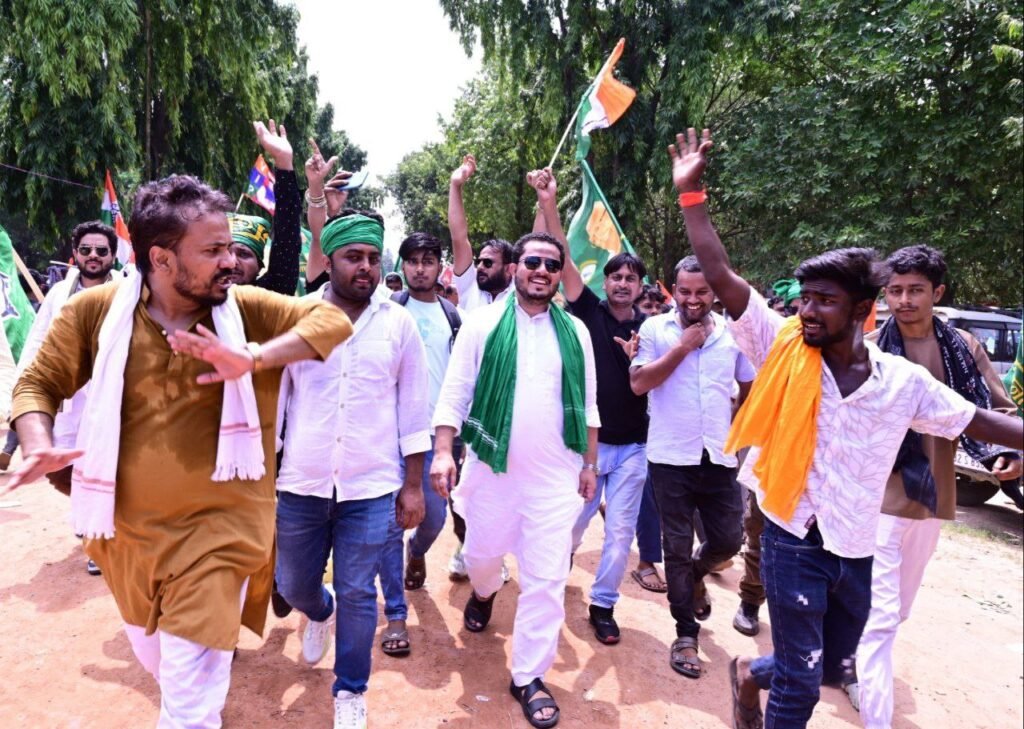Crowds gathered on the streets of Patna, Danish Malik gave a strong performance in the Voter Rights Yatra