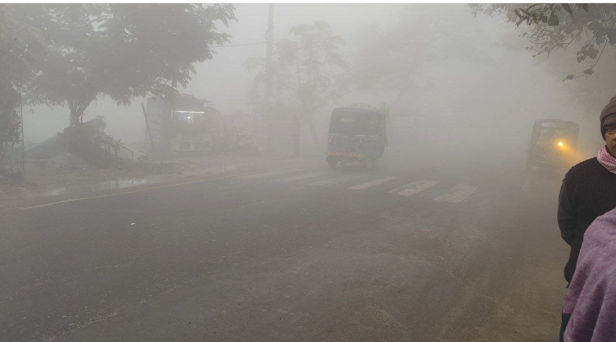 Due to the severe cold and fog, schools up to class 10 in Nalanda will remain closed until December 31.