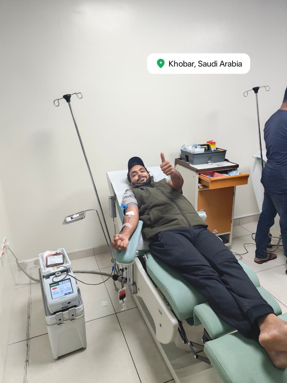 In Saudi Arabia, Nalanda Blood Group member Shakir donated blood.