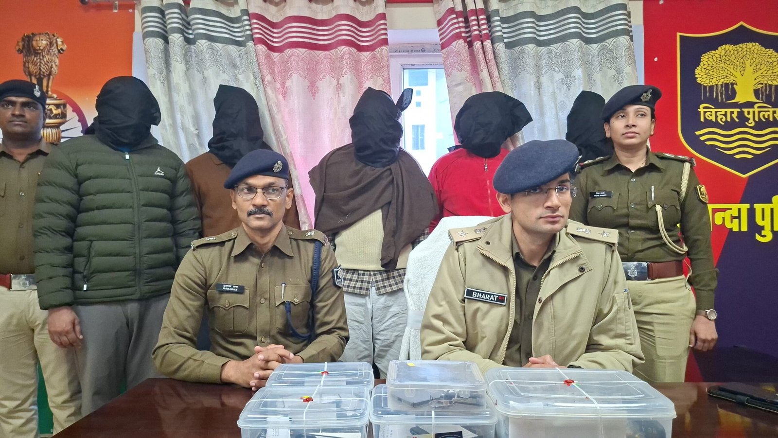 Major action in Laheri police station, five people including notorious arms smuggler Parvez arrested