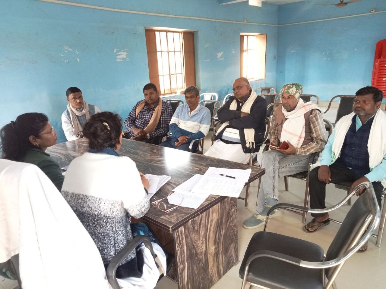 A crucial meeting was held with PACS presidents in Tharthari regarding the progress of the farmer registry.