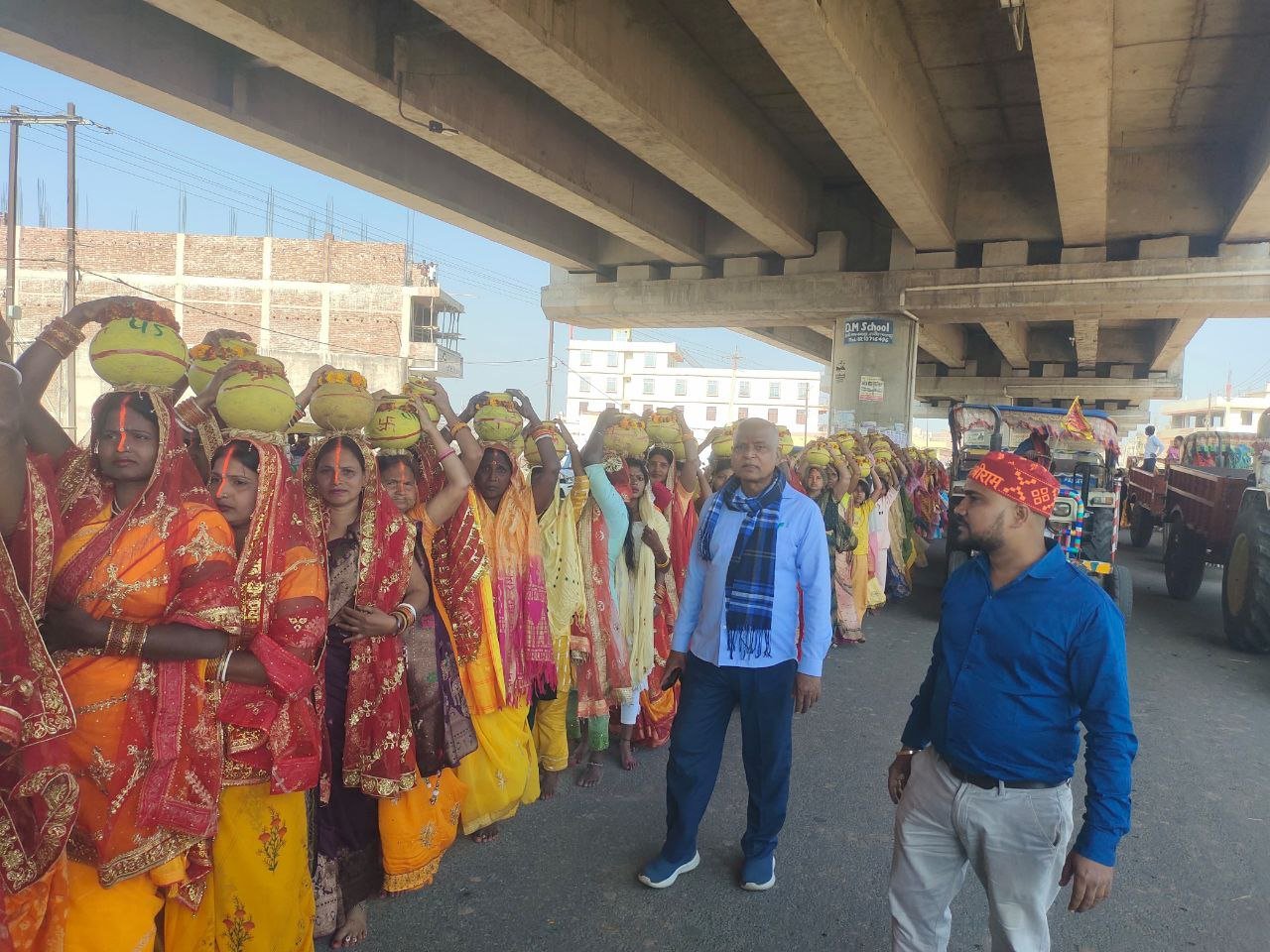 A wave of faith surged in Sartha on Mahashivratri, the grand Kalash Yatra became the centre of attraction.