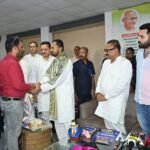 A delegation from the Talimi Markaz Sangh met with the Chief Minister and submitted a memorandum of demands.