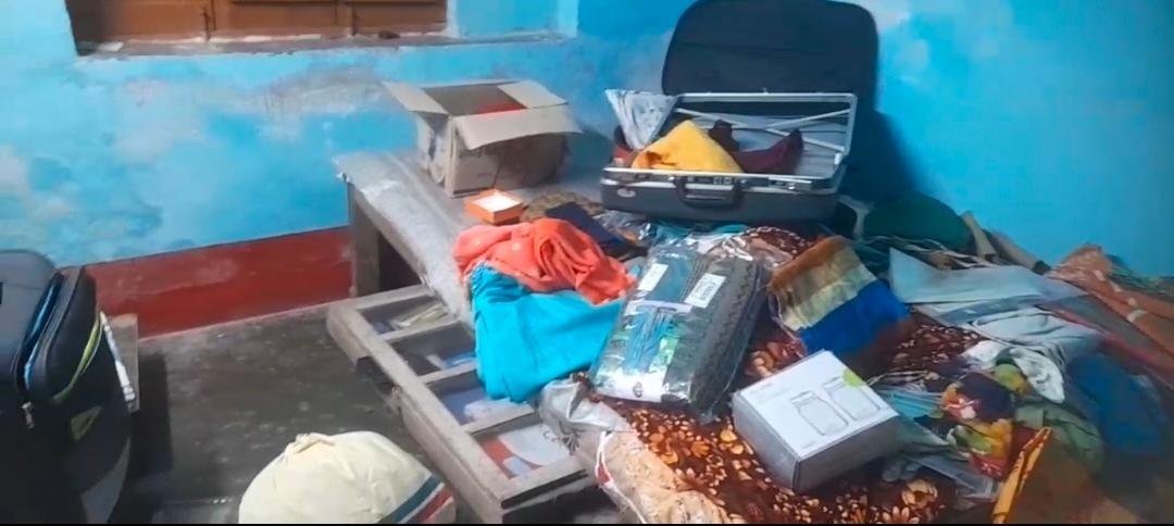 Theft of Valuables Worth One Lakh, Including Jewelry, After Breaking Lock of Unoccupied House