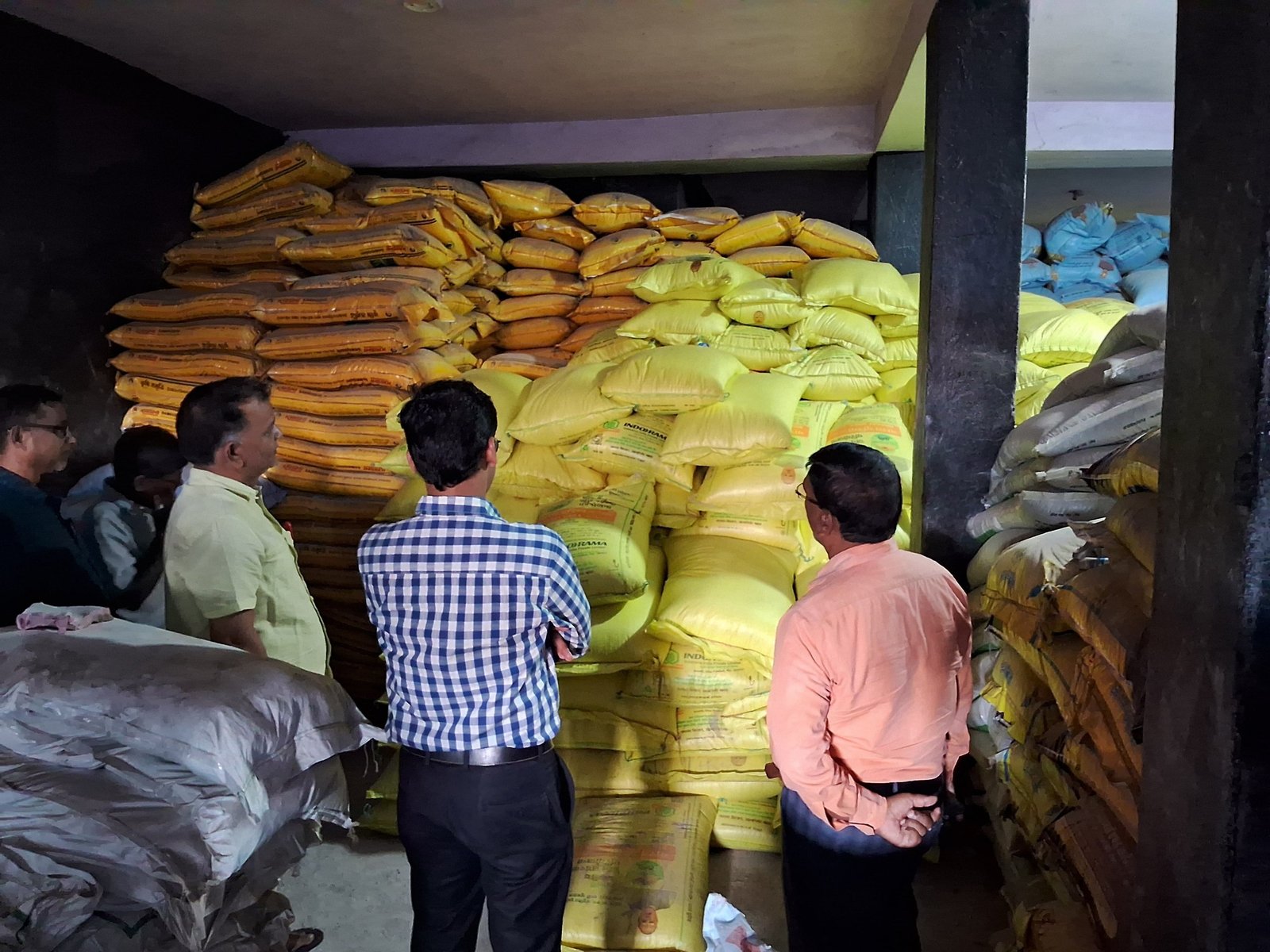 Major Crackdown on Fertilizer Black Marketing in Nalanda: Licenses of 16 Shops Suspended