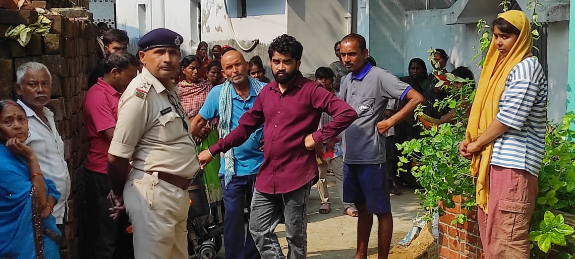 ANM dies during treatment, daughter returns to village with body, finds house locked