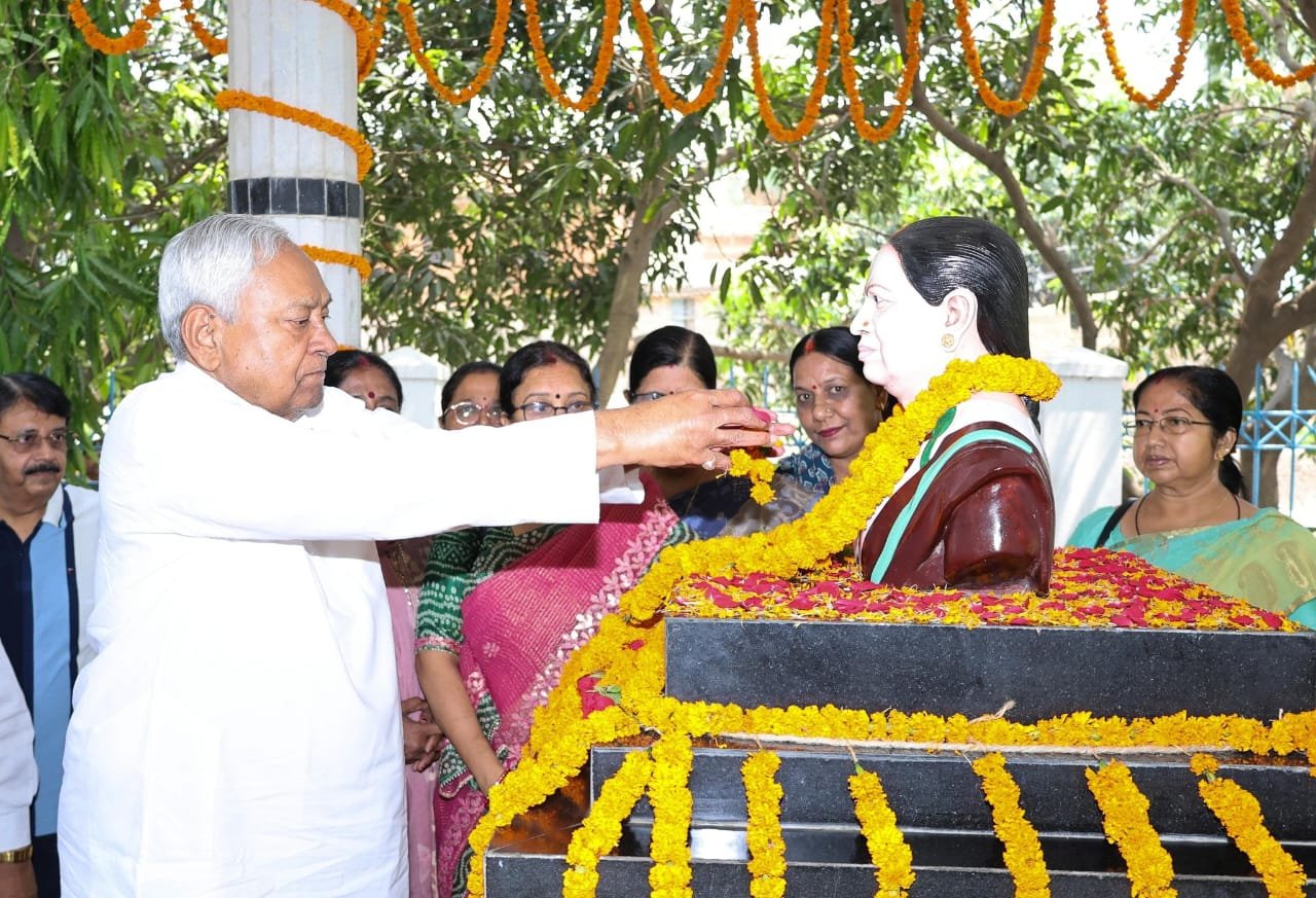 Nitish Kumar reached Kalyan Bigha to pay tribute to his wife on her 19th death anniversary.