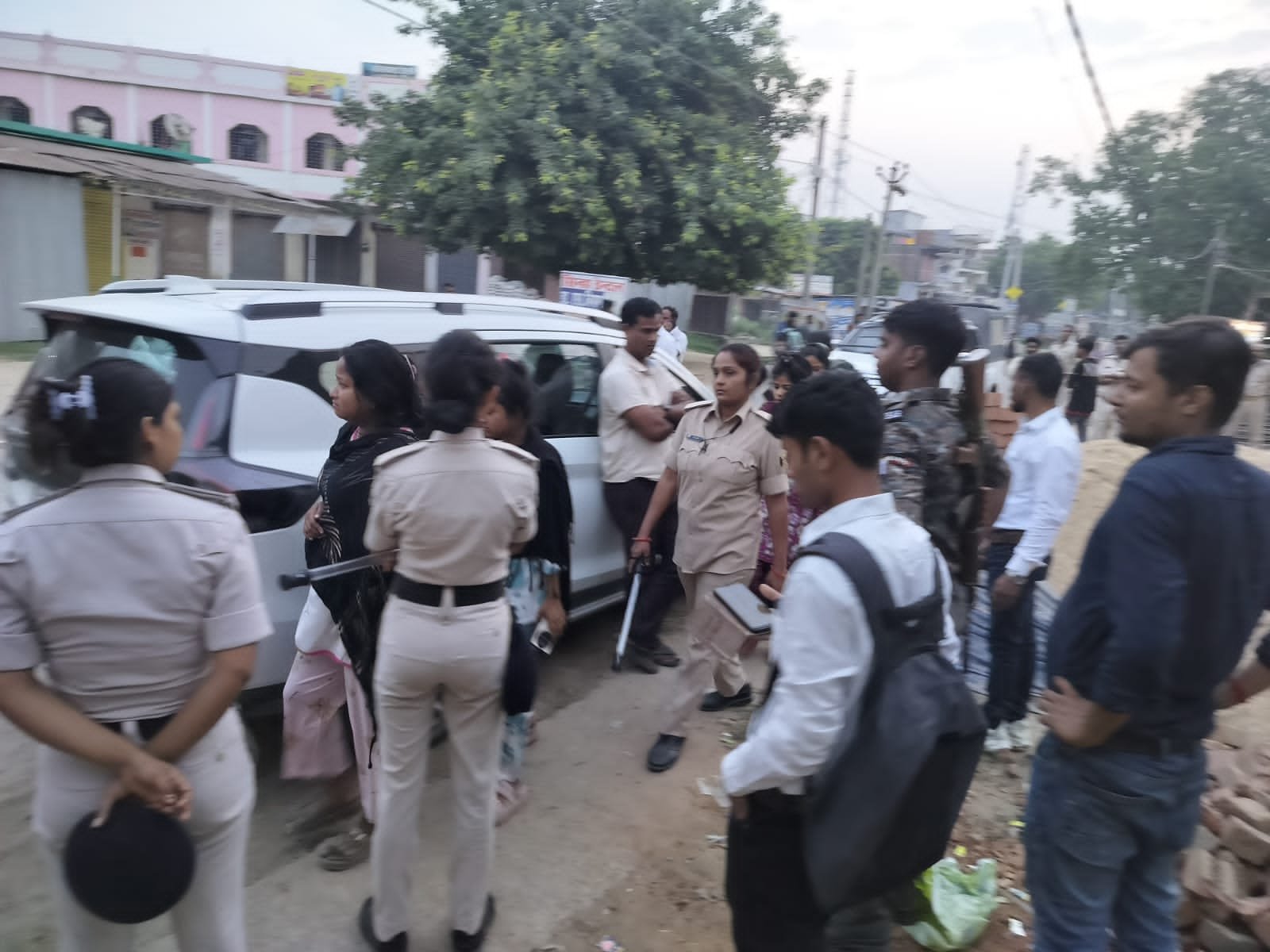 Human trafficking under the guise of orchestra in Bihar: 21 minor girls, including 7 Nepali girls, freed