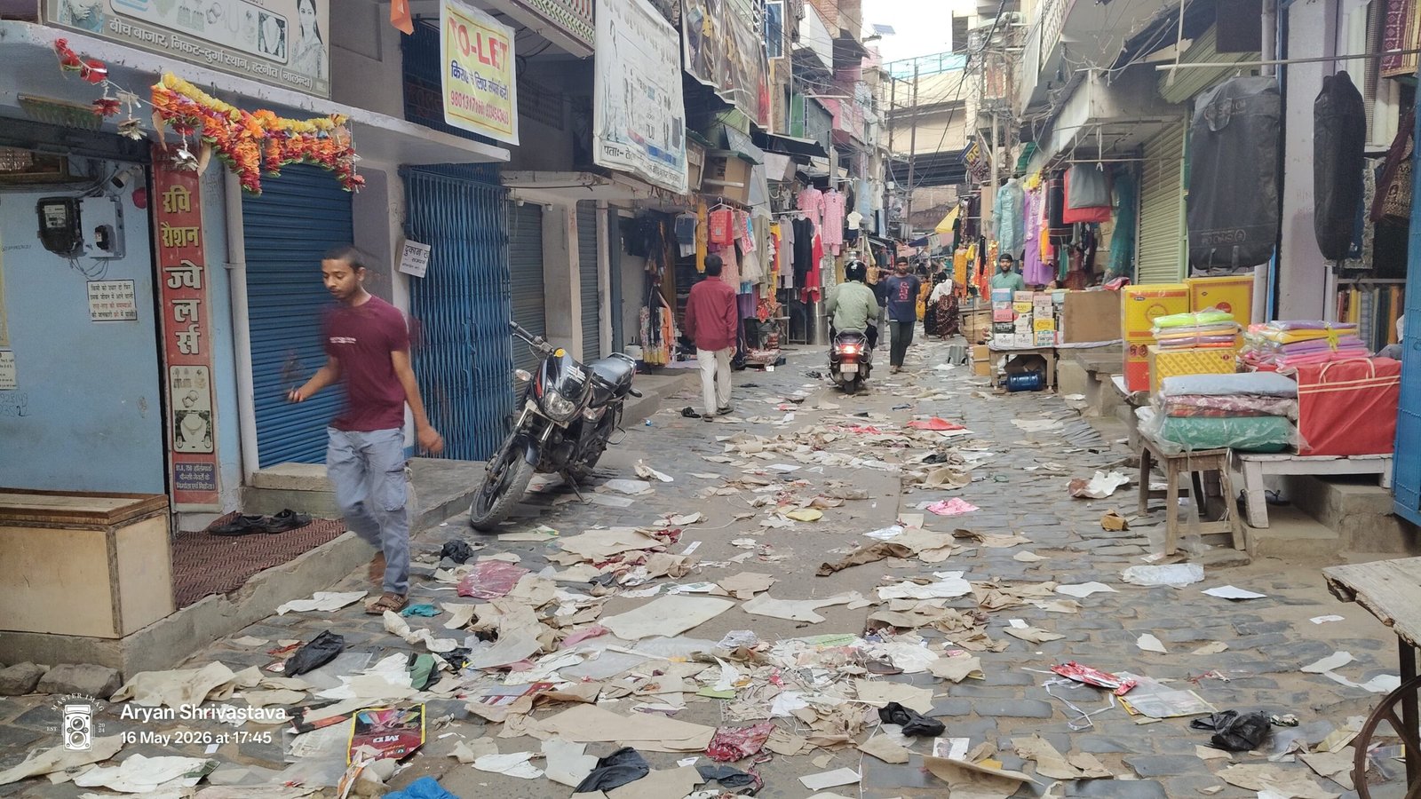 "Harnaut market has become a garbage dump! A sanitation workers' strike has left the streets littered with filth, making life difficult for residents."