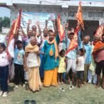 Preparations for the Shrimad Bhagwat Katha Mahayagna in Kapasiyawan are in full swing, flag hoisting took place amidst chanting of Vedic mantras.