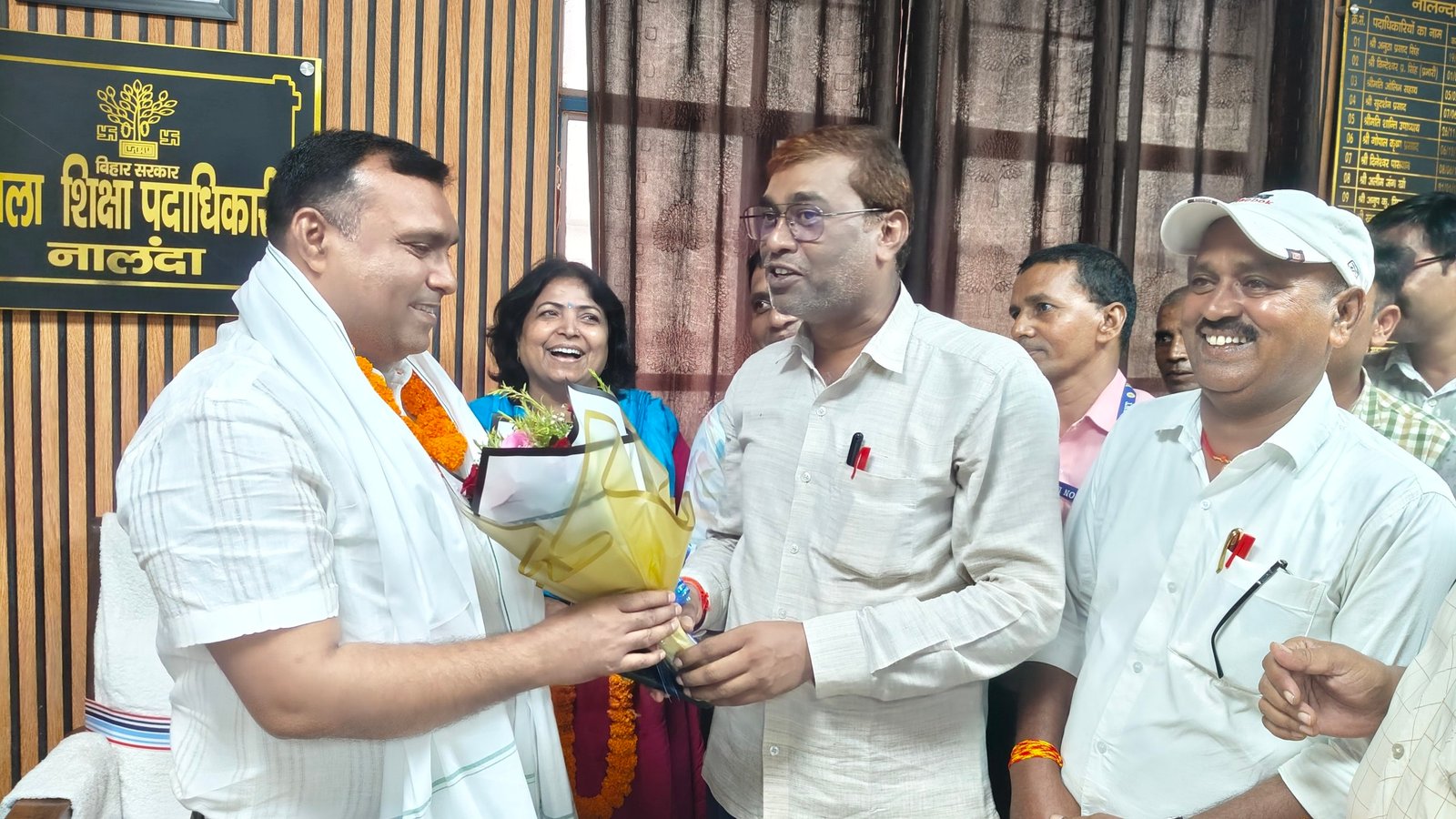 Teachers' association accords grand welcome to newly appointed DEO Hemchandra; receives assurance of prompt resolution of teachers' issues.