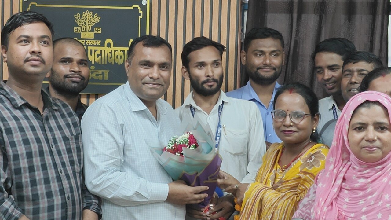 The BSC Teachers' Association met the new DEO, Hemchandra, and raised several demands, including the payment of arrears and the updating of service books.