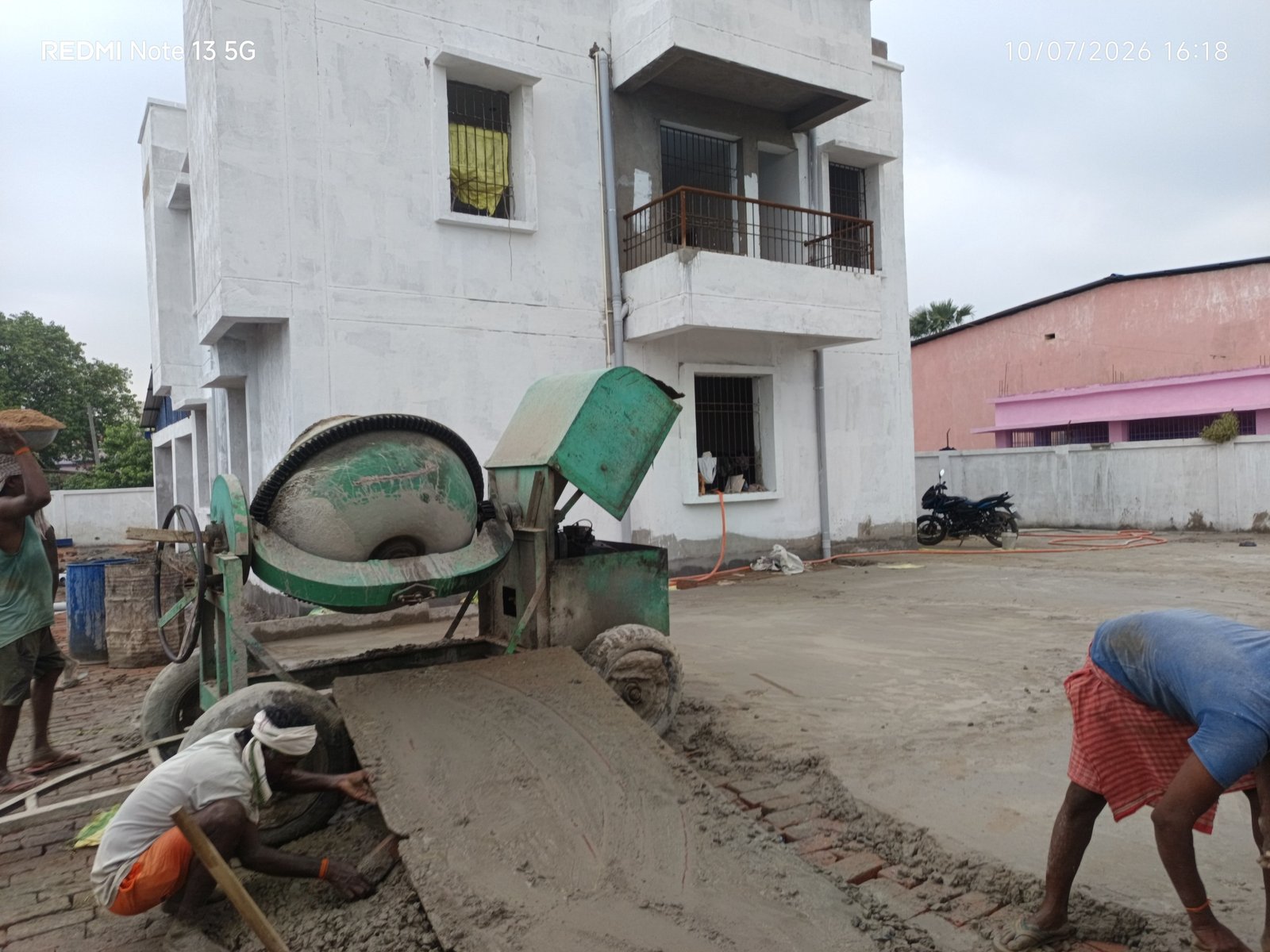 Telmar veterinary hospital building remains incomplete even after the deadline; livestock owners express resentment.
