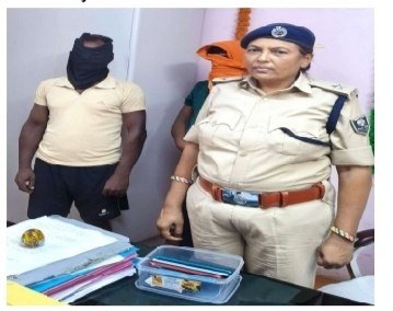 Two cunning accused arrested for cyber fraud while posing as Bajaj Finance agents.