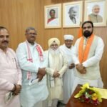 Mahant Brajesh Muni met the Chief Minister and demanded that the Kachi Dargah-Vidupur six-lane road be named after Guru Govind Singh Ji Maharaj.
