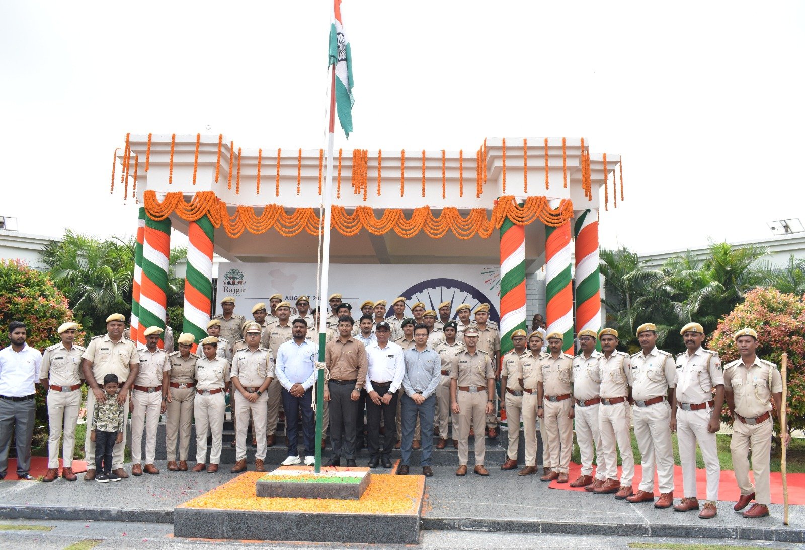 The tricolor was hoisted with pride at Rajgir Zoo Safari, and a pledge was taken to conserve wildlife.