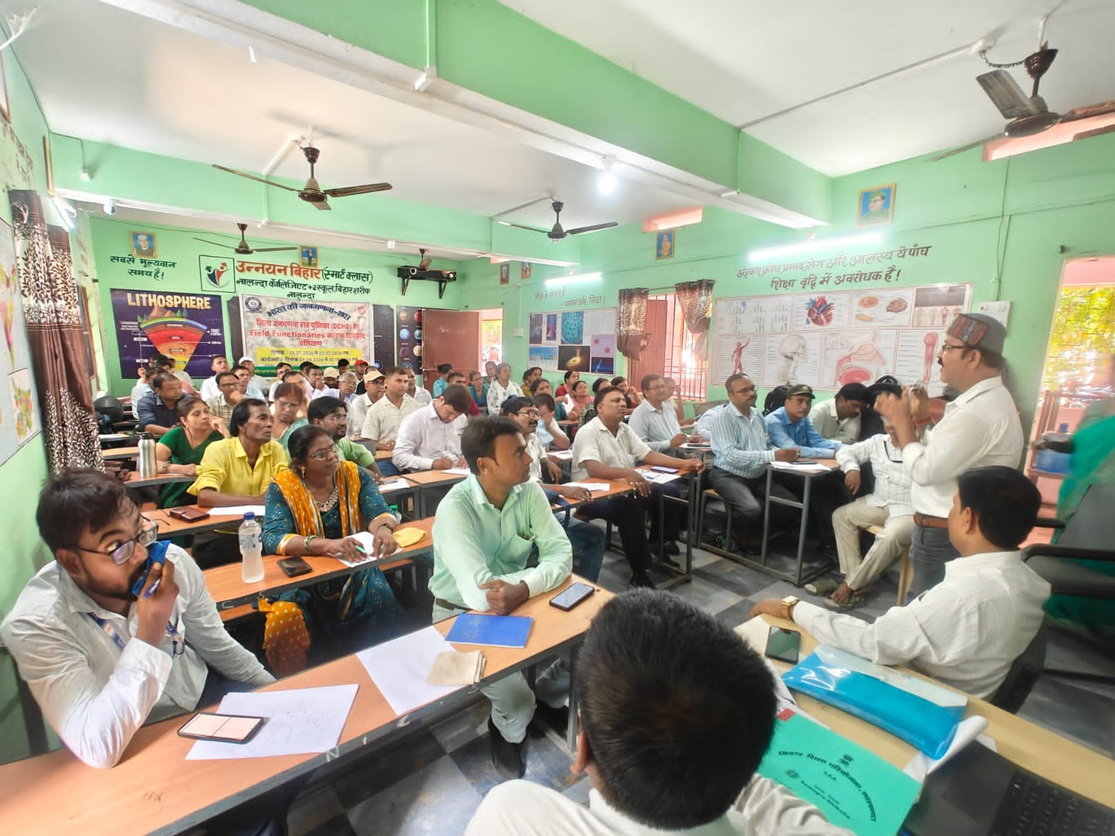 FLN campaign to strengthen basic education for children in grades 4 to 8, 80 trainers oriented