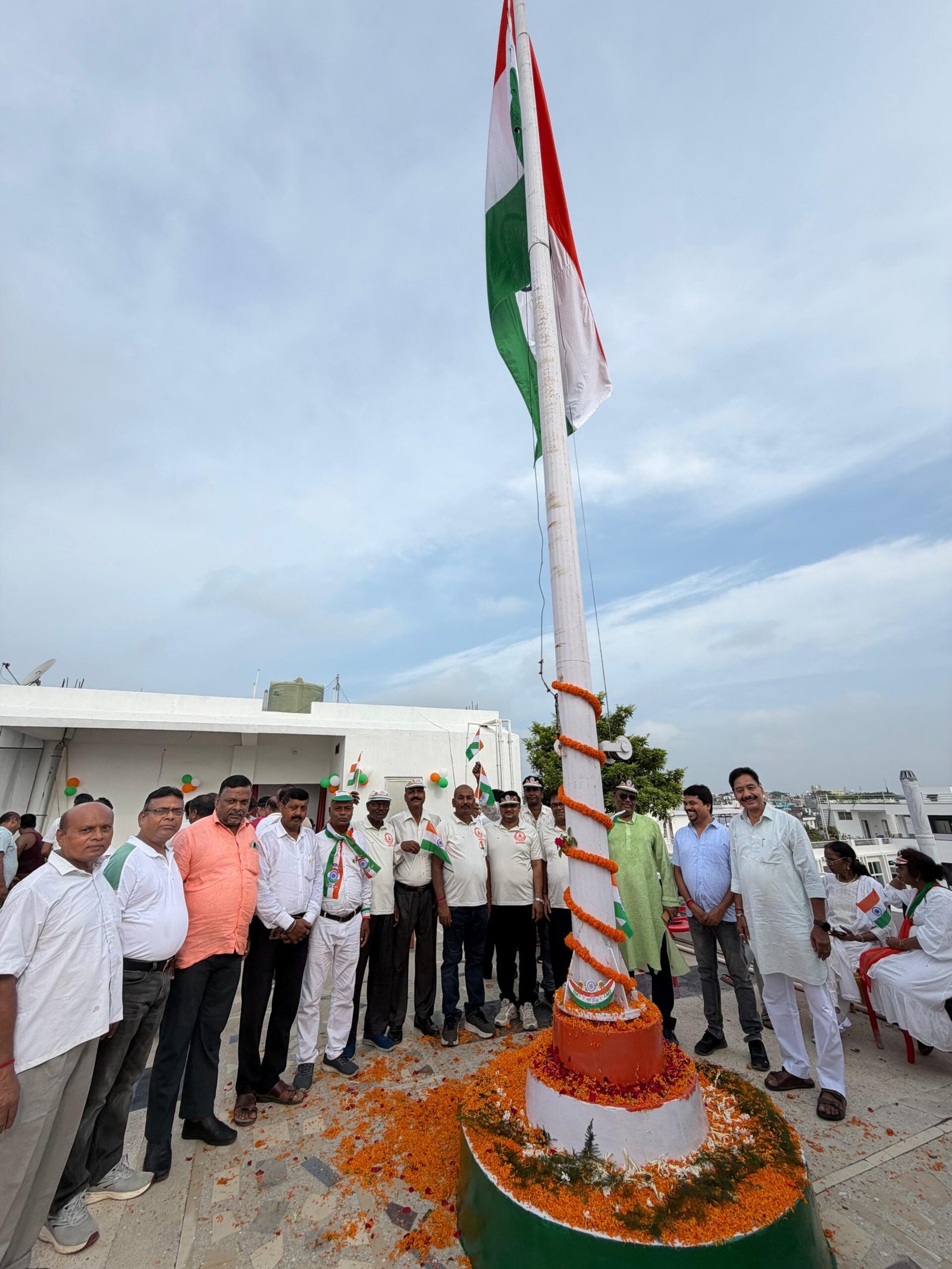 Rotary Club of Tathagata celebrated Independence Day with patriotism and pledged to serve the nation.