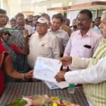 Landless families got the right to their homes, Minister Shravan Kumar distributed Basgeet pamphlets.
