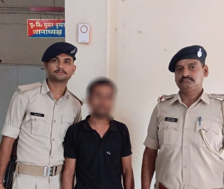 Police raid in Kanchanpur; youth arrested with a country-made pistol and eight cartridges.