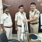 Additional Superintendent of Police bids an emotional farewell to Sub-Inspector Arvind Kumar upon his retirement.