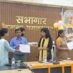 Teacher Rakesh Prasad honored for innovation and excellent work in Children's Parliament