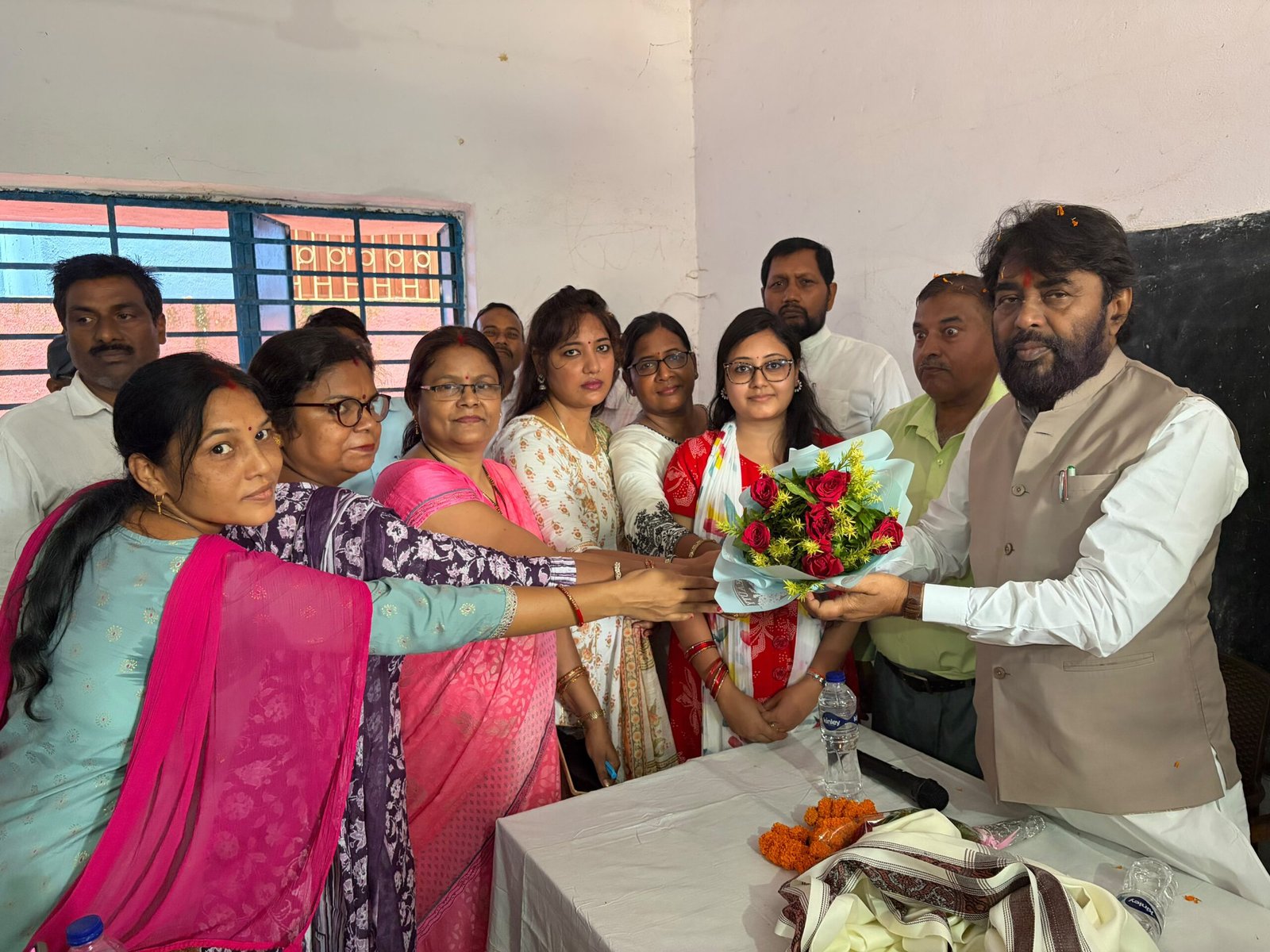 Naval Kishore Yadav launched a public relations campaign in educational institutions of Bihar Sharif for the welfare of teachers.