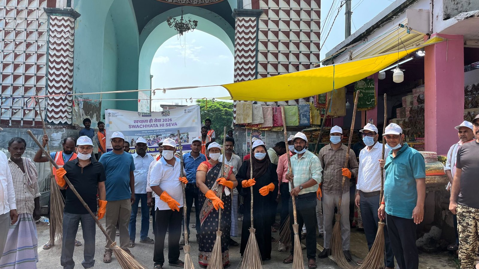 Cleanliness drive carried out at Badi Dargah, Municipal Corporation gave the message of clean city