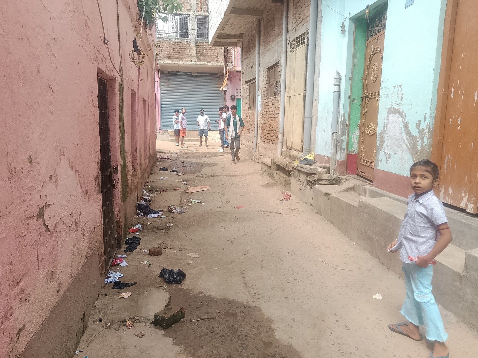 Sanitation system in shambles in Harnaut Ward 4; piles of garbage causing distress to residents.