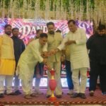 Dandiya fest creates a buzz in Patna; thousands of spectators dance alongside celebrity stars.