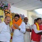 'Graduate Dialogue' program organized in Hilsa; Jan Suraaj candidate Dr. Anuj Kumar welcomed by party workers
