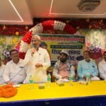 Naval Kishore Yadav assured to continue the fight for the respect and rights of minority teachers, teachers announced their support.