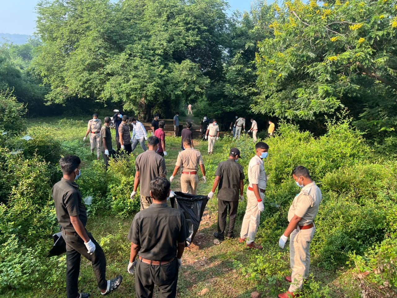 Cleanliness drive at Rajgir Zoo Safari on Gandhi Jayanti, message of environmental protection
